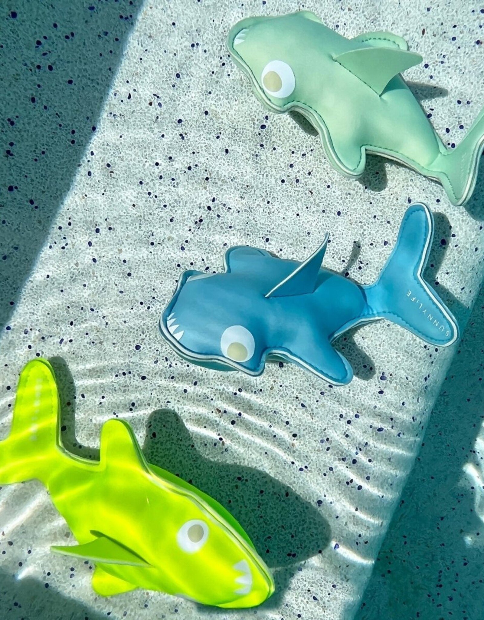 Sunnylife Dive Buddies Salty the Shark
