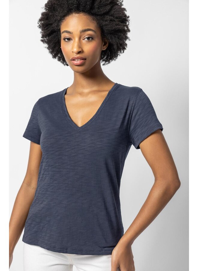 V-NECK SHORT SLEEVE BACK SEAM TEE