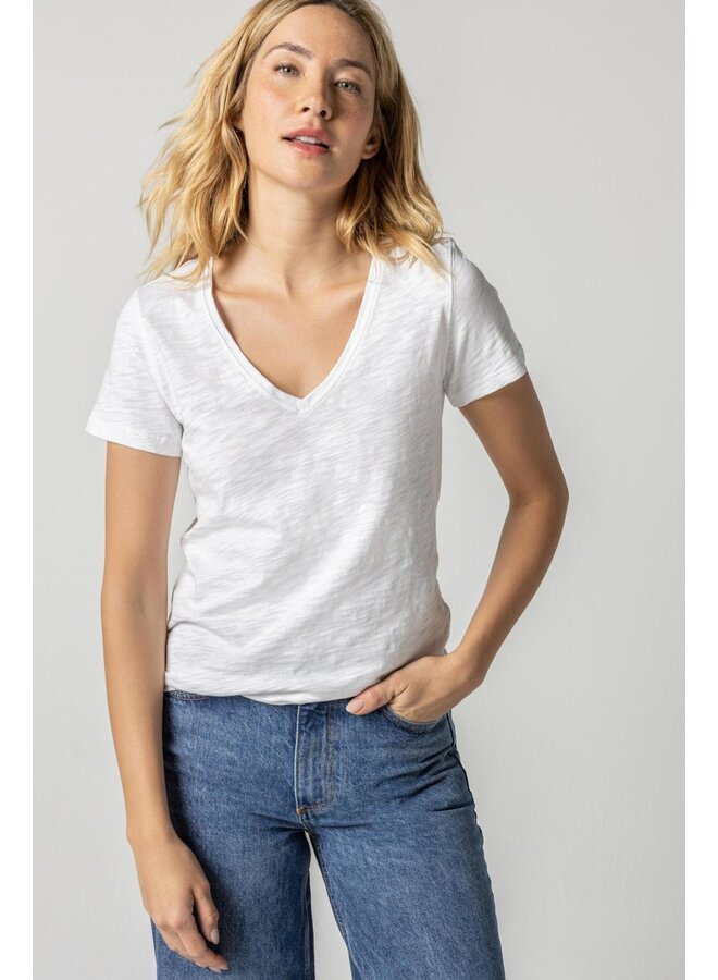 V-NECK SHORT SLEEVE BACK SEAM TEE