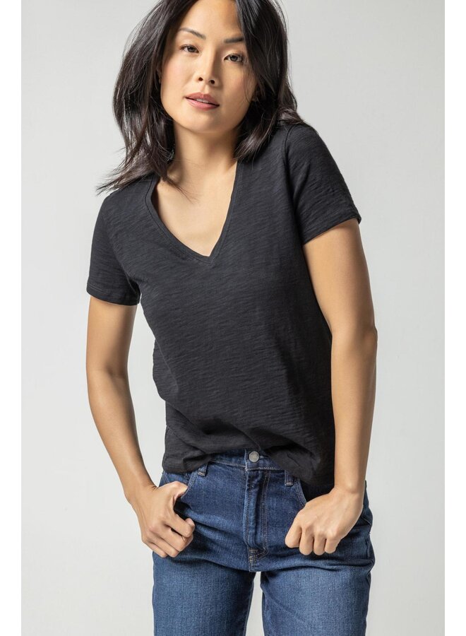 V-NECK SHORT SLEEVE BACK SEAM TEE