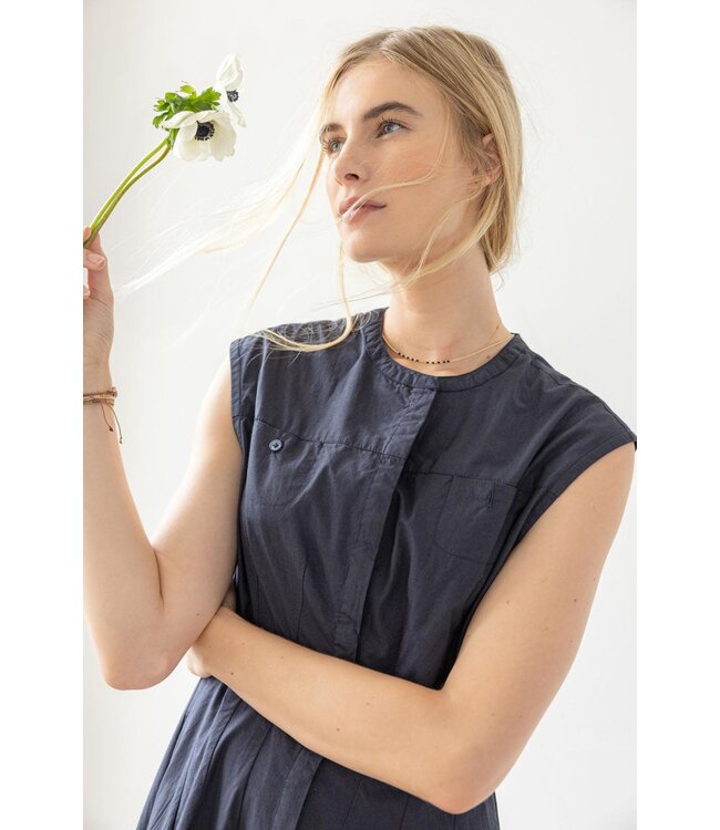 Lilla P SLEEVELESS SEAMED MAXI DRESS