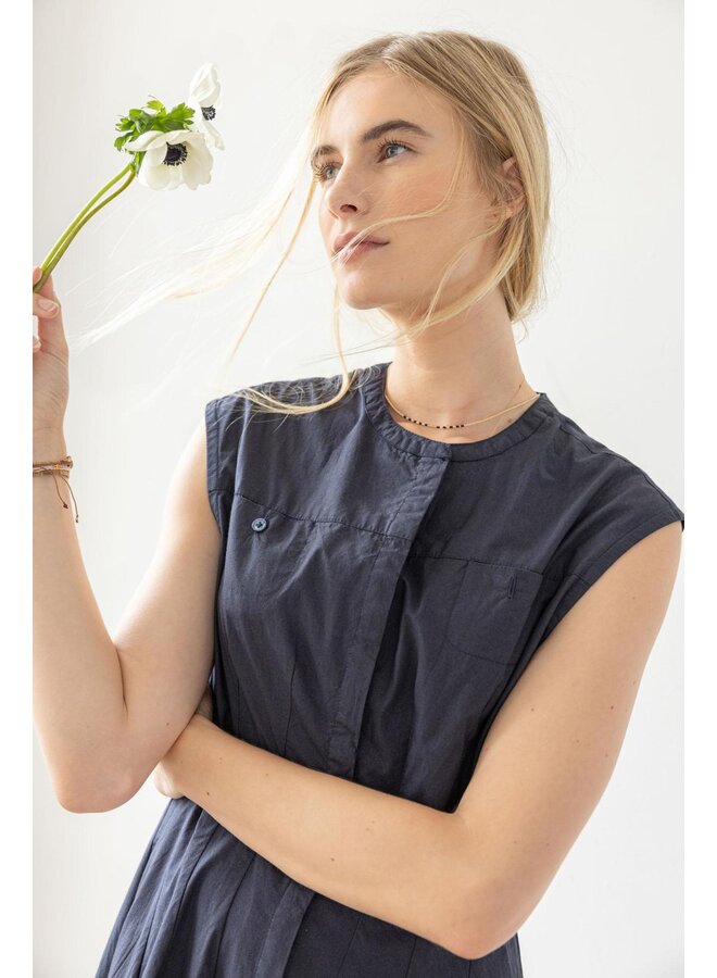 SLEEVELESS SEAMED MAXI DRESS