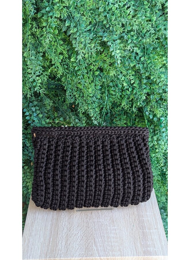 CROCHET CLUTCH