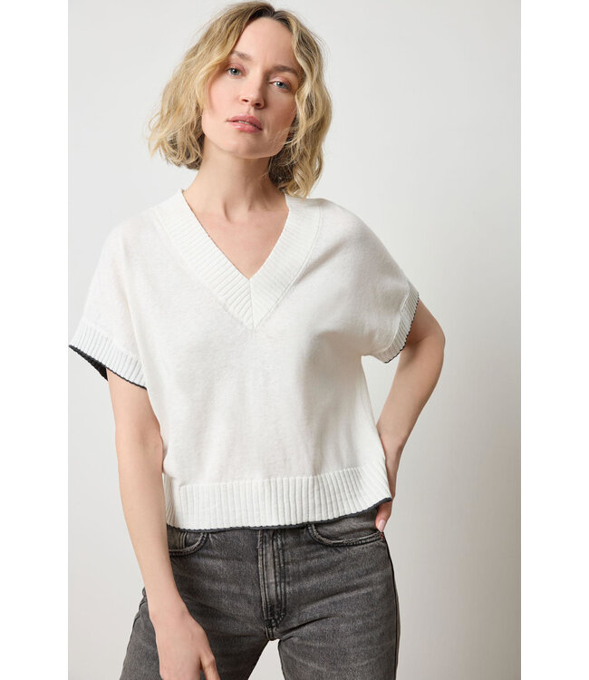 Lilla P SHORT SLEEVE V-NECK PULLOVER SWEATER