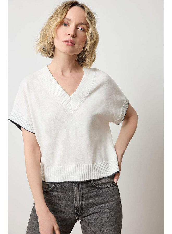 SHORT SLEEVE V-NECK PULLOVER SWEATER