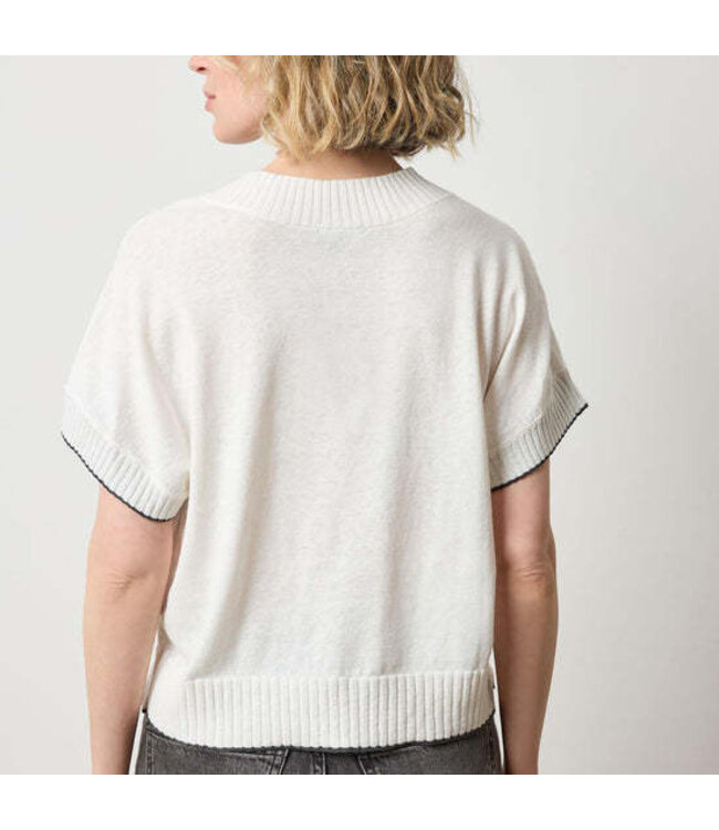Lilla P SHORT SLEEVE V-NECK PULLOVER SWEATER