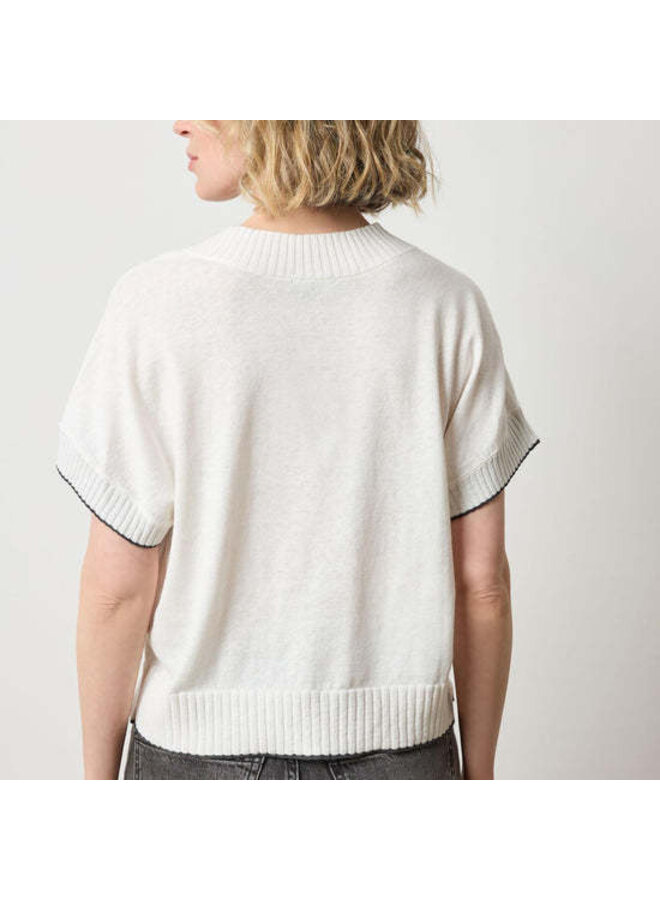 SHORT SLEEVE V-NECK PULLOVER SWEATER