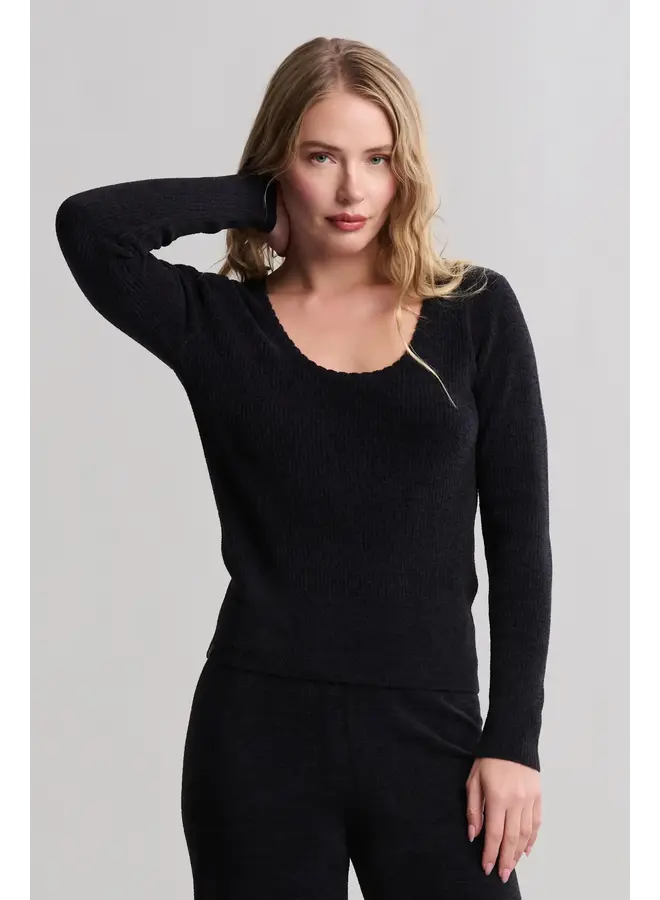 CCUL Ribbed Scallop Scoop Neck