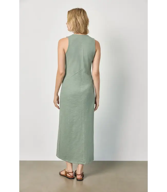 V-NECK SEAMED MAXI DRESS