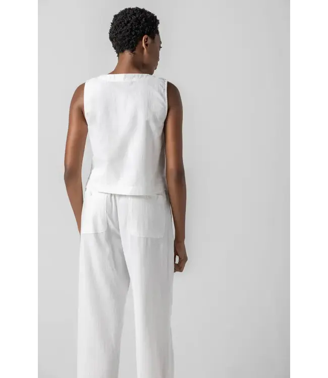 CROSS FRONT SLEEVELESS TOP