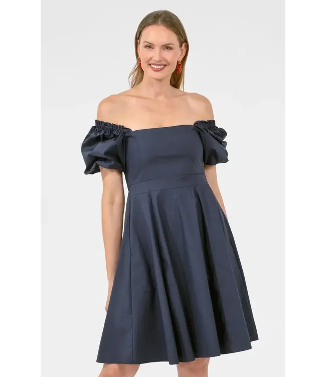 PROMENADE SOLID SHORT