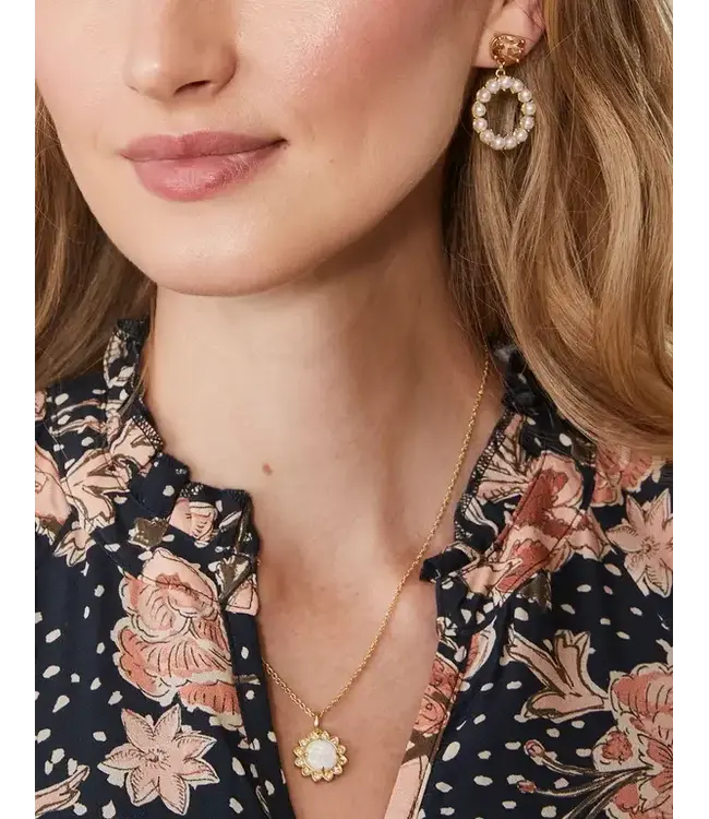Baroness Earrings Pearl