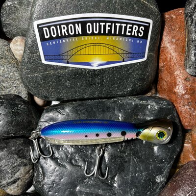 A BAND OF ANGLERS FLYING POPPER 140 AMERICAN SHAD