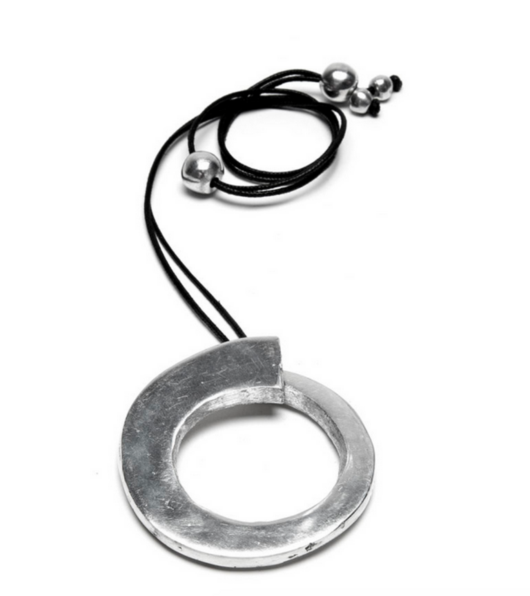 VESTOPAZZO Aluminum Special Round Pendant Necklace