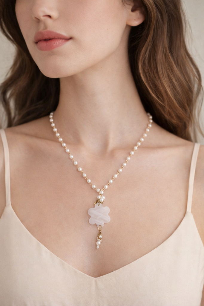Giulia Blasi Flower Synthetic Pearl Necklace G010