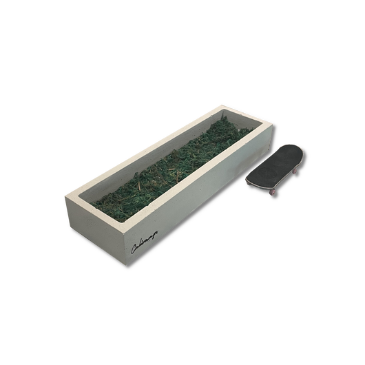 Cali Ramps - Concrete Planter w/ Grass Plain