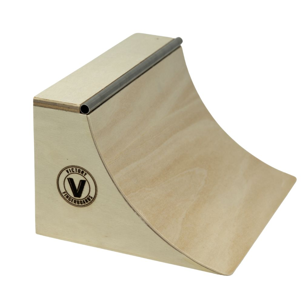 VICTORY FINGERBOARDS - Wooden Quarter Pipe