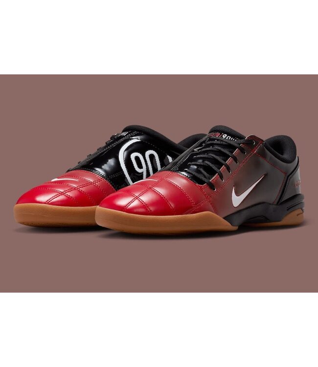 TOTAL 90 - BLACK/WHITE/UNIVERSITY RED