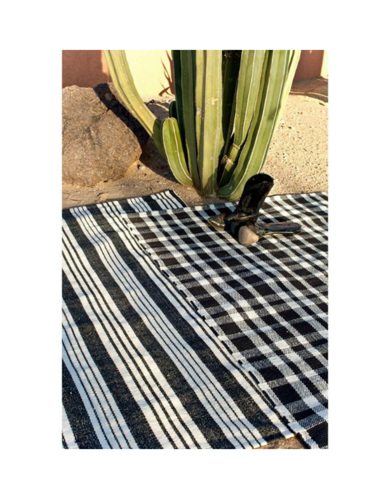 Dash & Albert Dash & Albert Tattersall Black Indoor/Outdoor Rug 2' x 3'