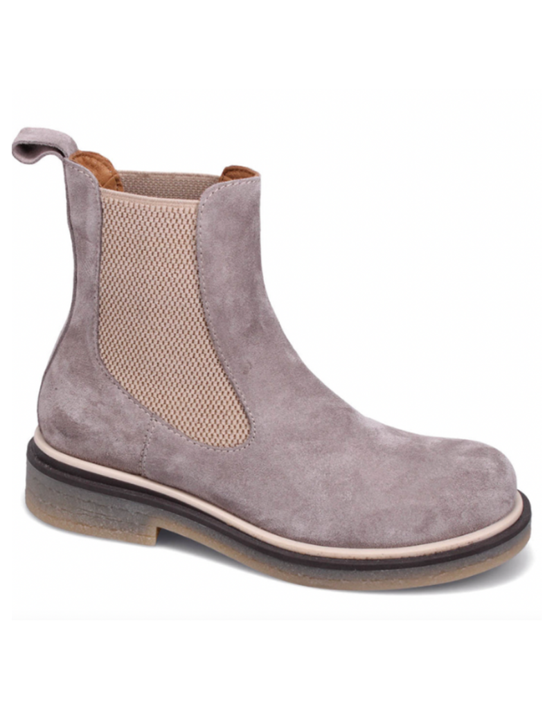 bueno chelsea boots