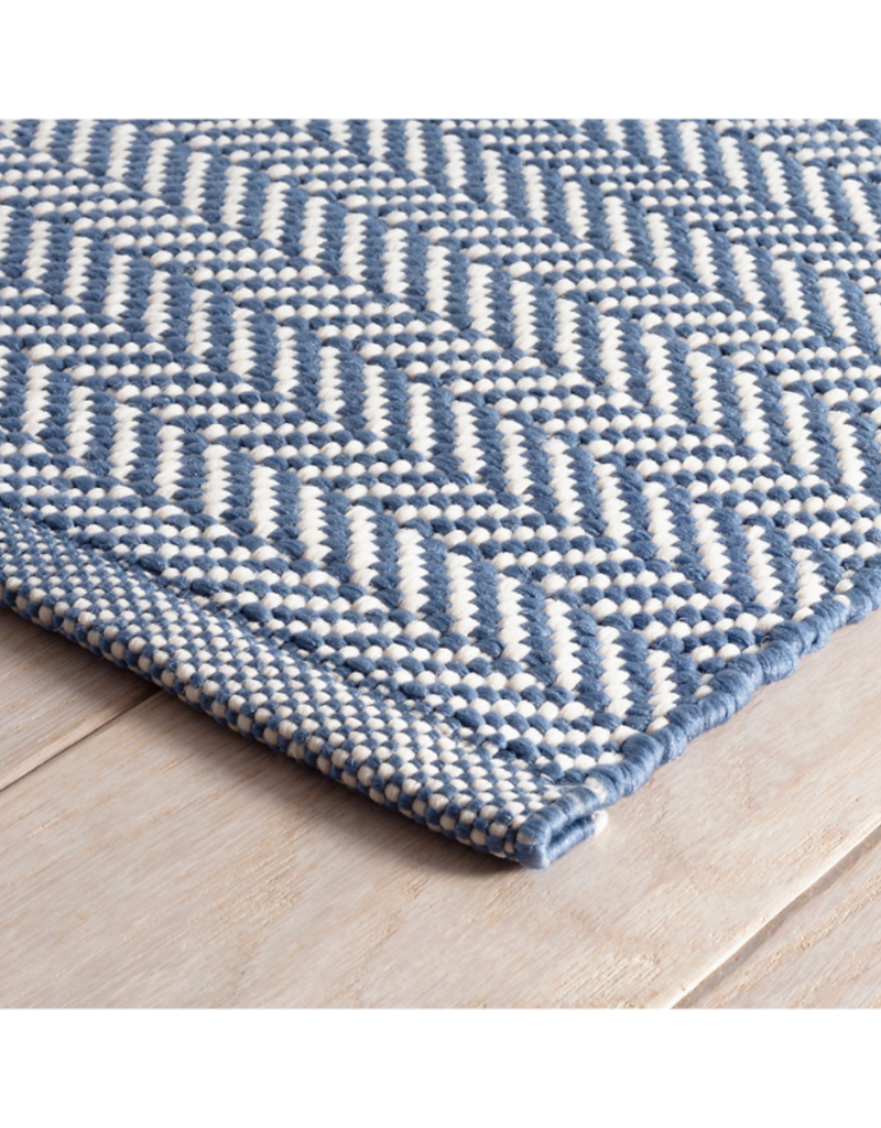 Dash & Albert Dash & Albert Herringbone Denim/Ivory Indoor Outdoor Rug 2'x3'