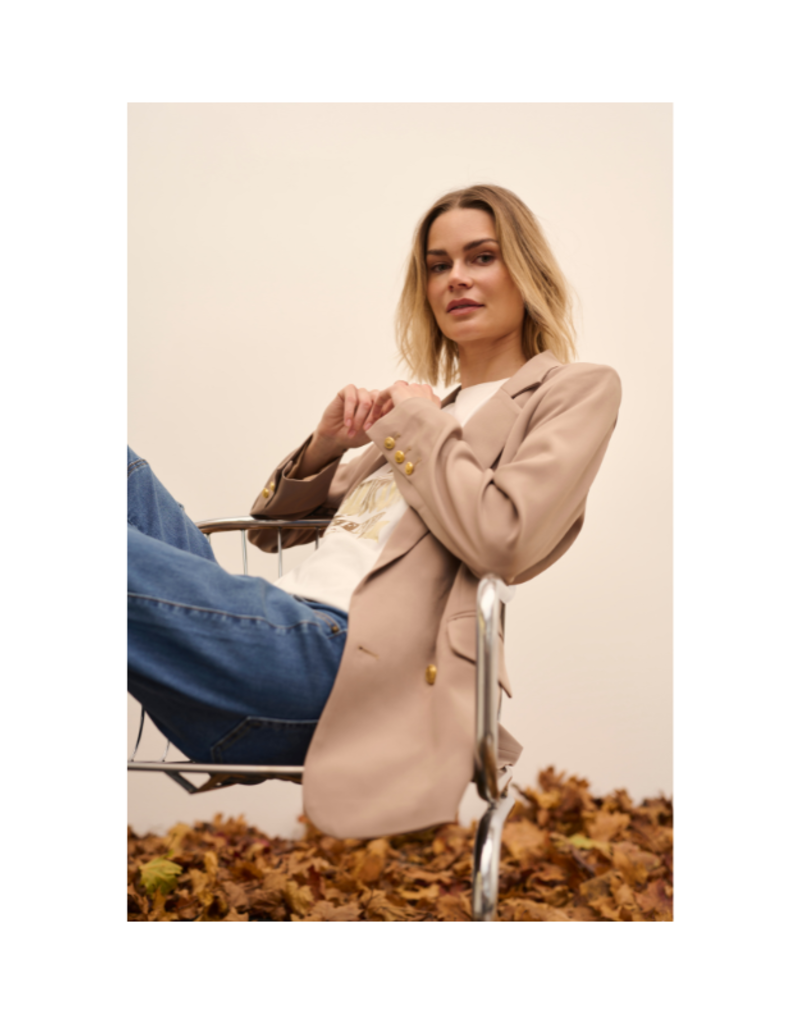 Cenette Classic Blazer in Dune by Culture