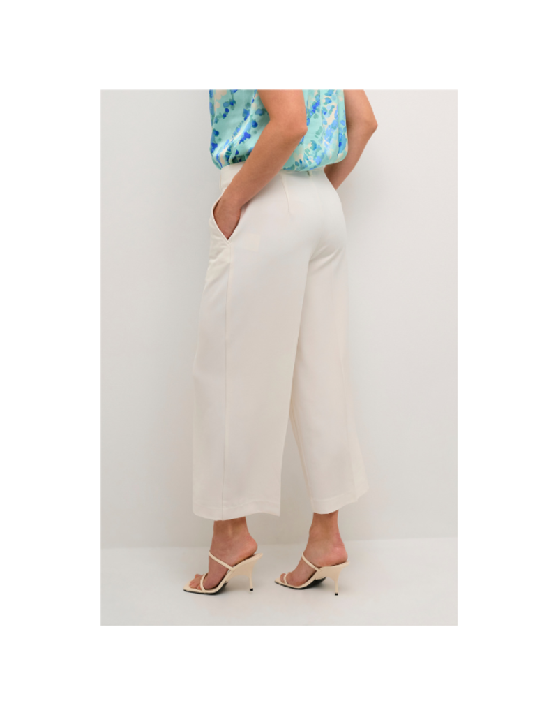 Clara Cropped Pants in Spring Gardenia by Culture