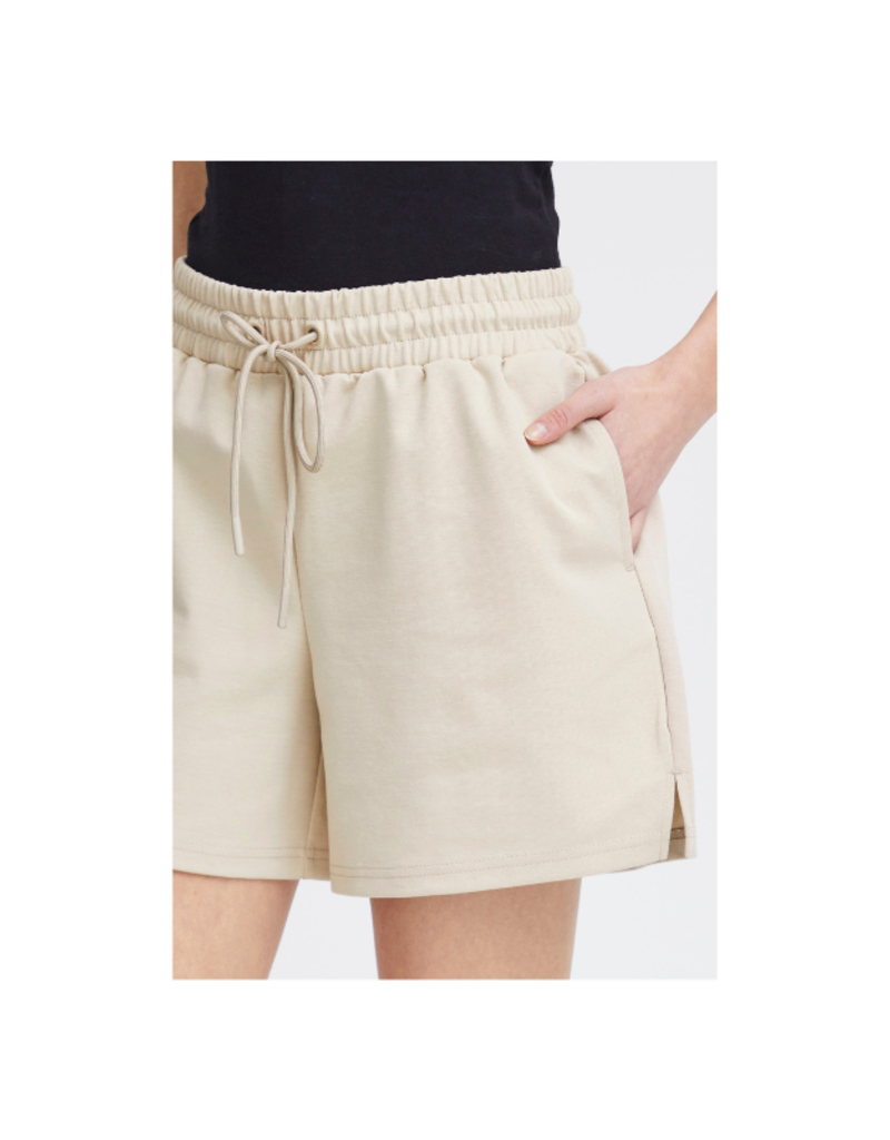 ICHI Kate Trend Shorts in Doeskin by ICHI