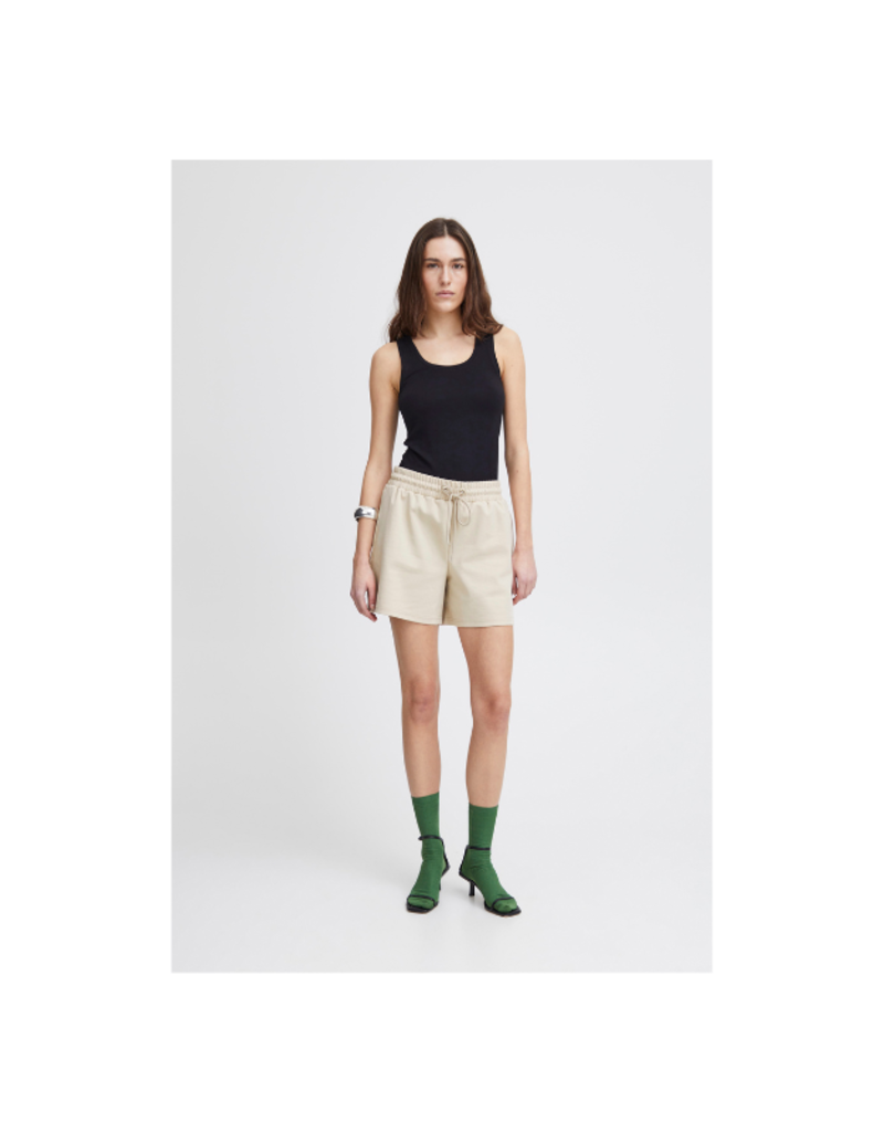 ICHI Kate Trend Shorts in Doeskin by ICHI