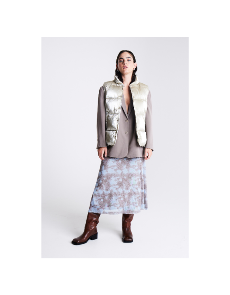 ICHI Ezetta Vest in Pale Gold by ICHI