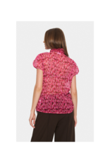 Saint Tropez Lilja Crinkle Shirt in Fuchsia Leo by Saint Tropez
