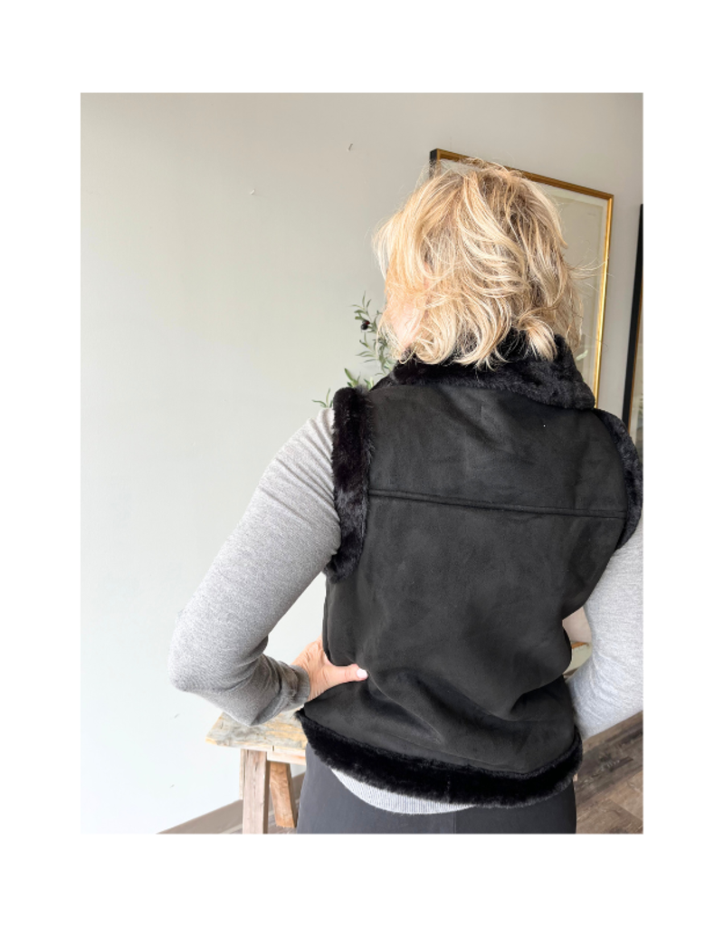 Esqualo LAST ONE - SIZE 8/MEDIUM - Gilet Vest with Fake Fur in Black by Esqualo