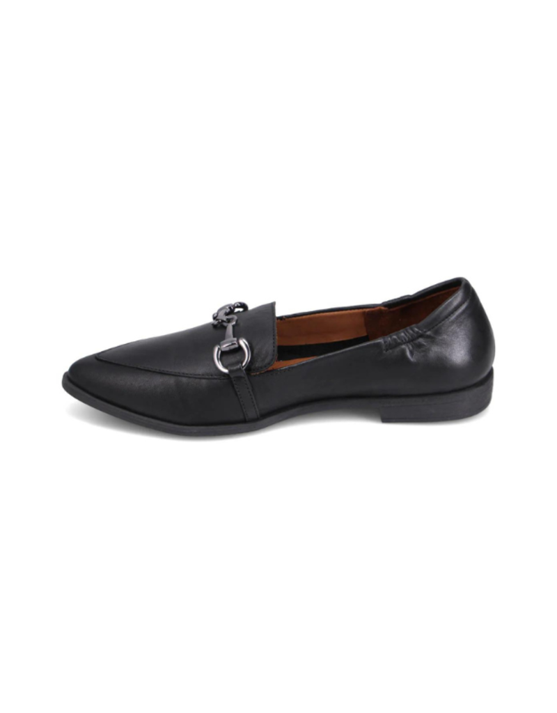 Bueno Bowie Black Leather Flat by Bueno