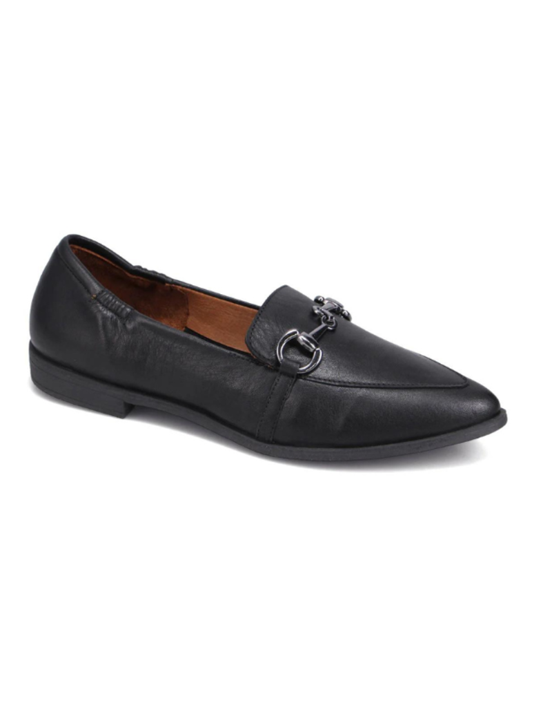 Bueno Bowie Black Leather Flat by Bueno