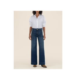 Kut from the Kloth Meg Oversize Wide Stitch in Decisive by Kut from the Kloth