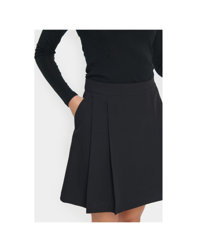Saint Tropez Jenever Skirt in Black by Saint Tropez