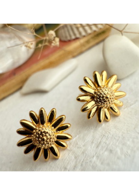 Pika & Bear Daisy Flower Stud Earrings in Gold by Pika & Bear