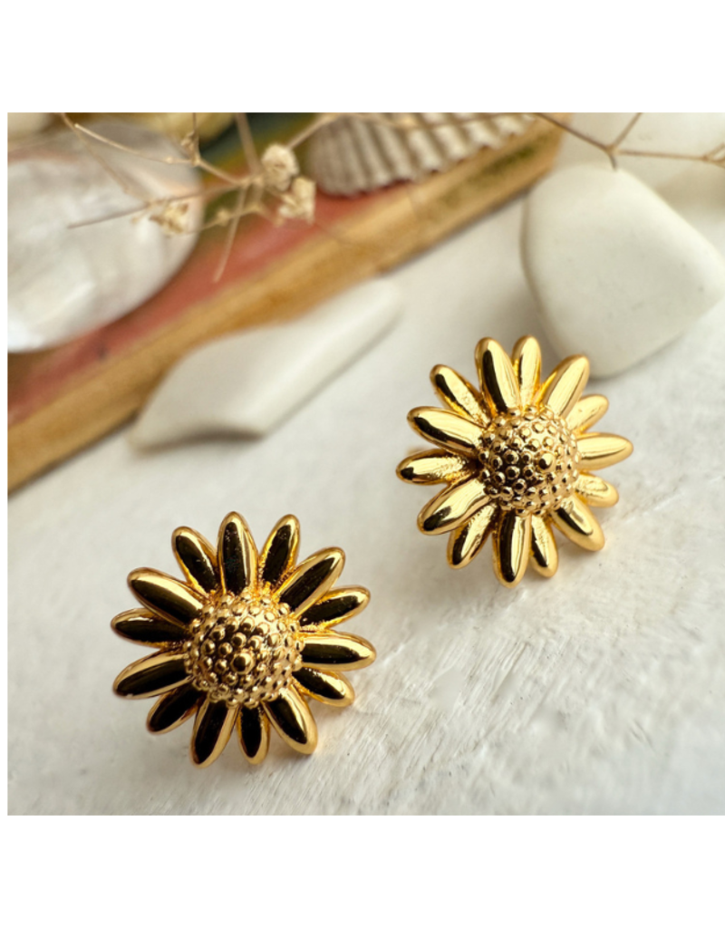 Pika & Bear Daisy Flower Stud Earrings in Gold by Pika & Bear