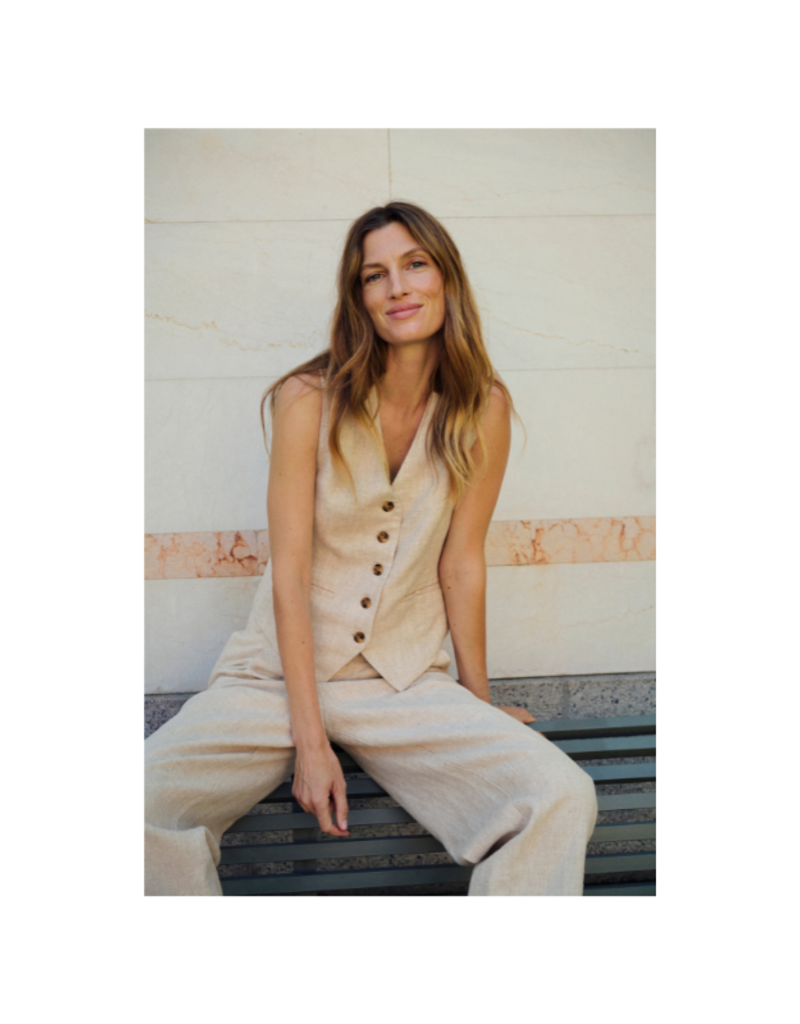 Part Two Nadhia Vest in French Oak Melange by Part Two