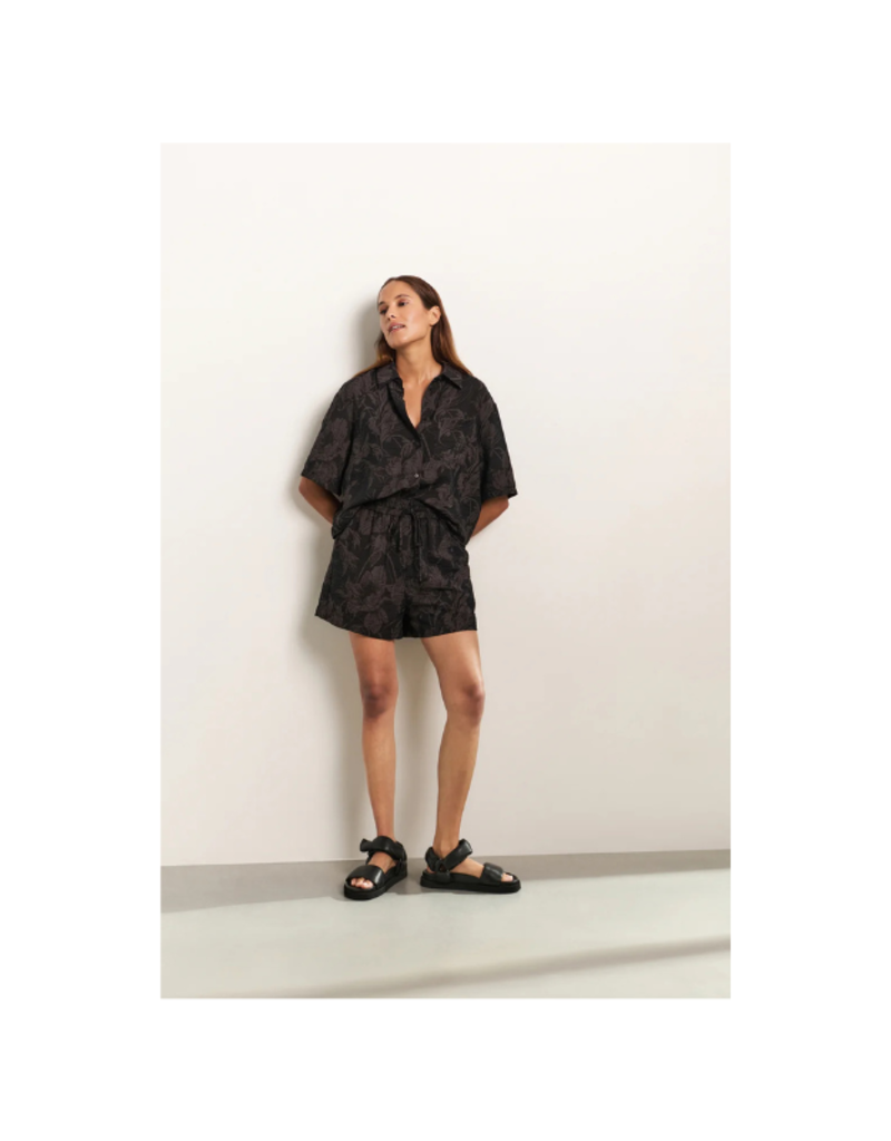 YAYA Printed Short in Washed Black Dessin by YAYA