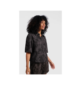 YAYA Printed Short Sleeve Blouse in Washed Black Dessin by YAYA