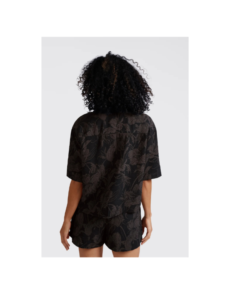YAYA Printed Short Sleeve Blouse in Washed Black Dessi by YAYAn