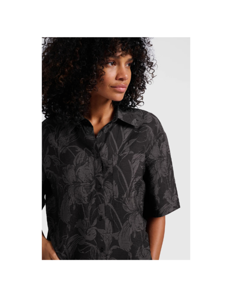 YAYA Printed Short Sleeve Blouse in Washed Black Dessi by YAYAn