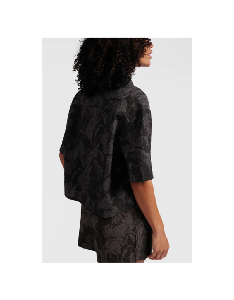 YAYA Printed Short Sleeve Blouse in Washed Black Dessi by YAYAn