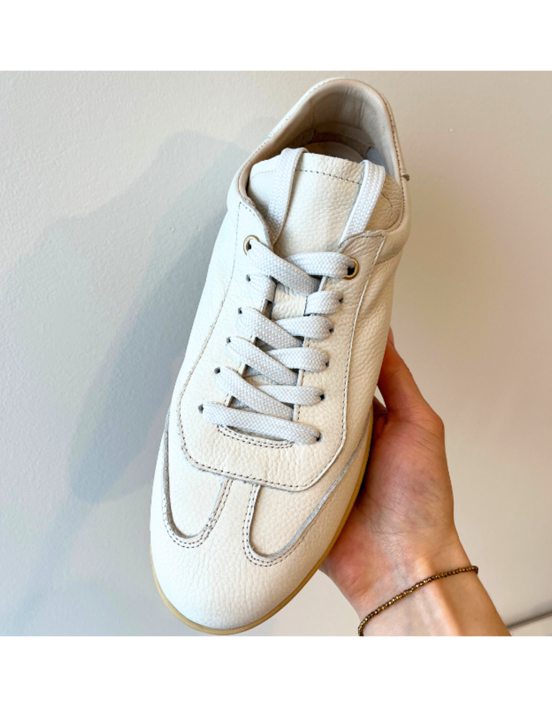 Ateliers Volare Sneaker in Off White by Ateliers