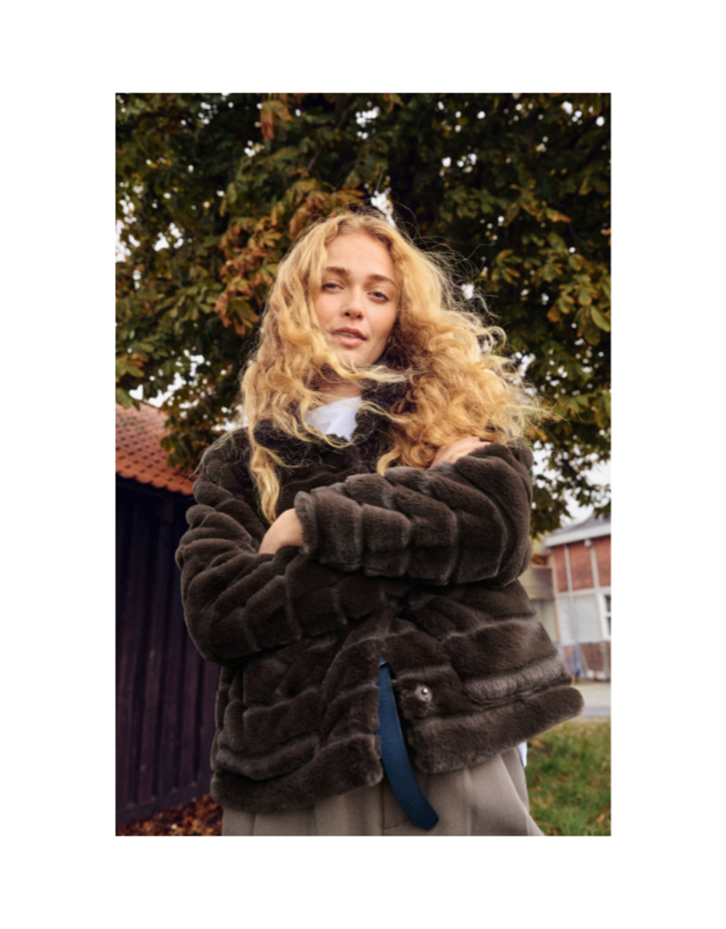 Saint Tropez Leonie Jacket in Chocolate Brown by Saint Tropez