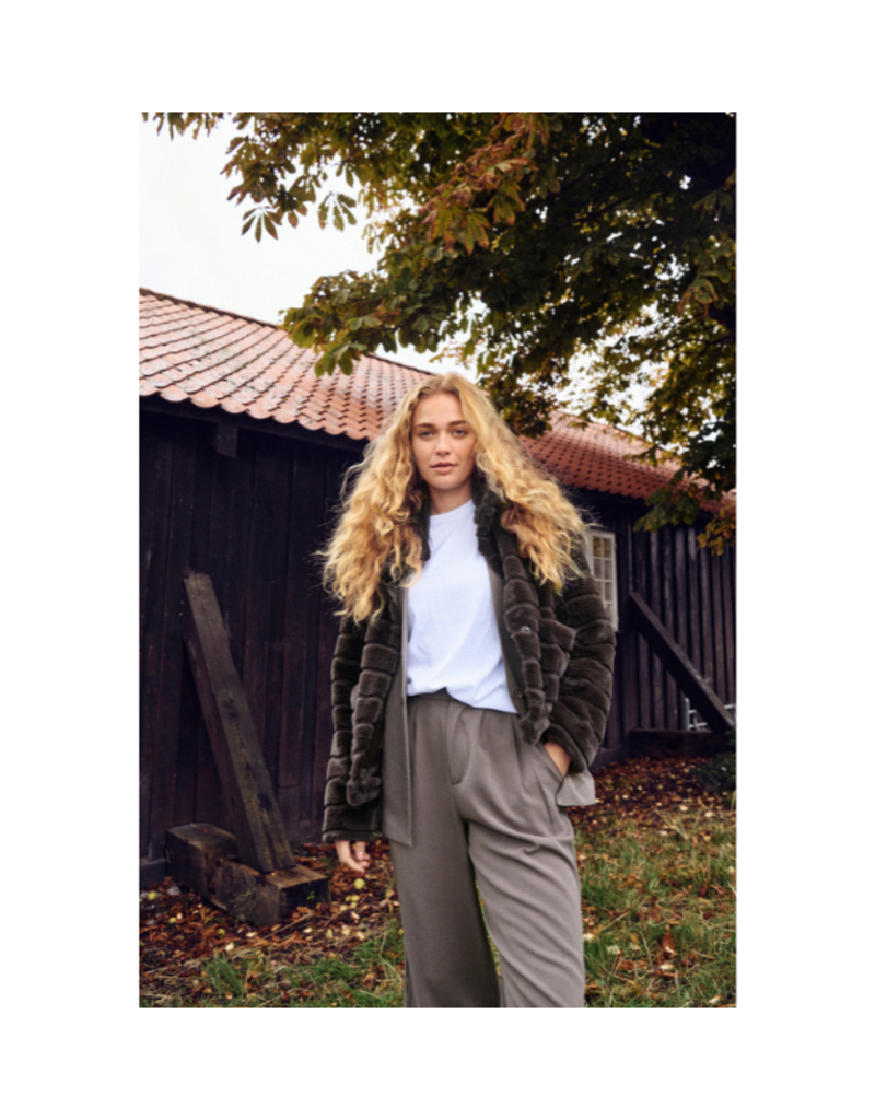 Saint Tropez Leonie Jacket in Chocolate Brown by Saint Tropez