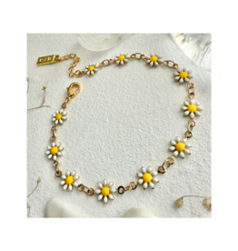 Pika & Bear Daisy Jane Flower Chain Bracelet in Enamel and Gold by Pika & Bear 