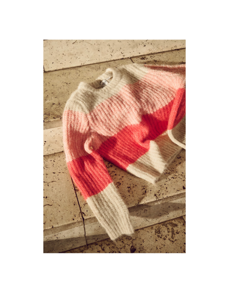 Saint Tropez Mandy Knit Sweater in Wild Rose Melange by Saint Tropez