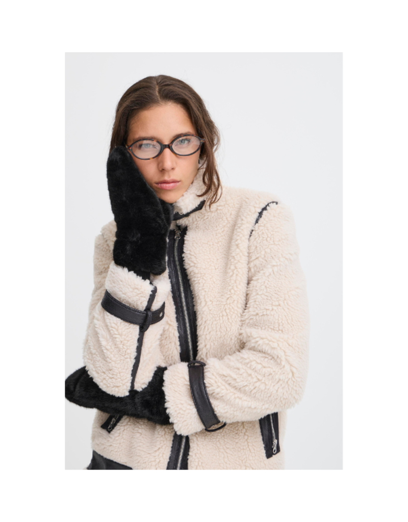 b.young Wolfie Mittens in Black by b.young